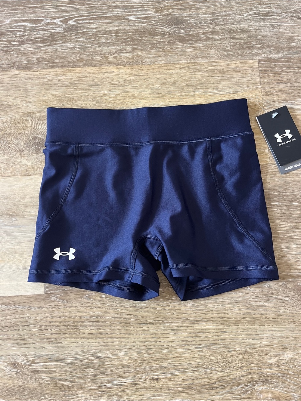 NWT Under Armour Women’s Team Shorty Shorts Navy Blue 1389624 Size S